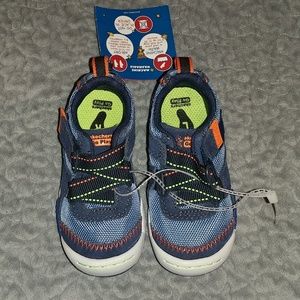 Toddler sketches shoes